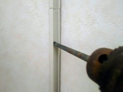 両面テープ＆ネジ止め