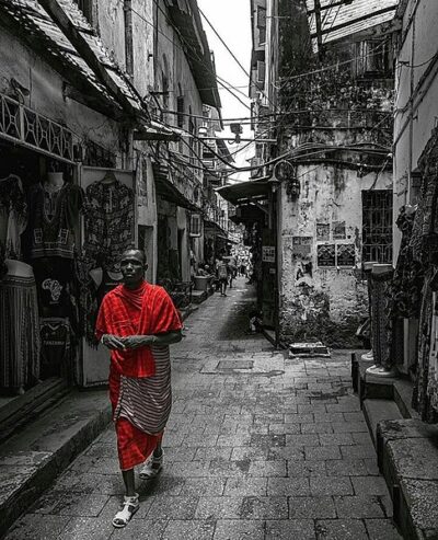 https://commons.wikimedia.org/wiki/
File:Maasai_Man_in_Zanzibar.jpg?uselang=ja
,author:Amri Dadi（no information）